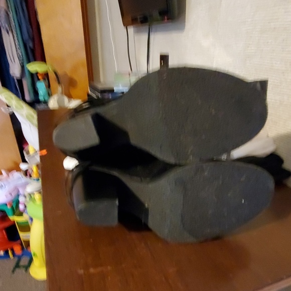 Boots - Picture 3 of 3